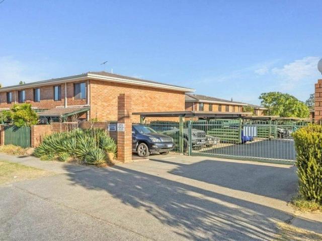 Townhouse for rent in Yokine, City of Stirling