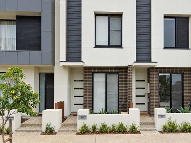 Townhouse for rent in West Lakes, Adelaide