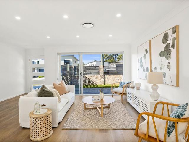 Townhouse for rent in Oak Flats Dc, New South Wales