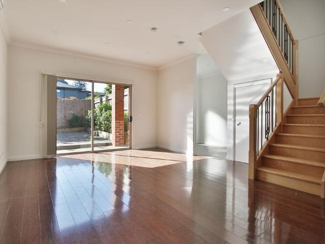 Townhouse for rent in Doncaster East, Melbourne