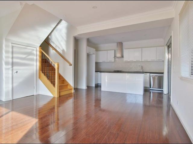 Townhouse for rent in Doncaster East, Melbourne