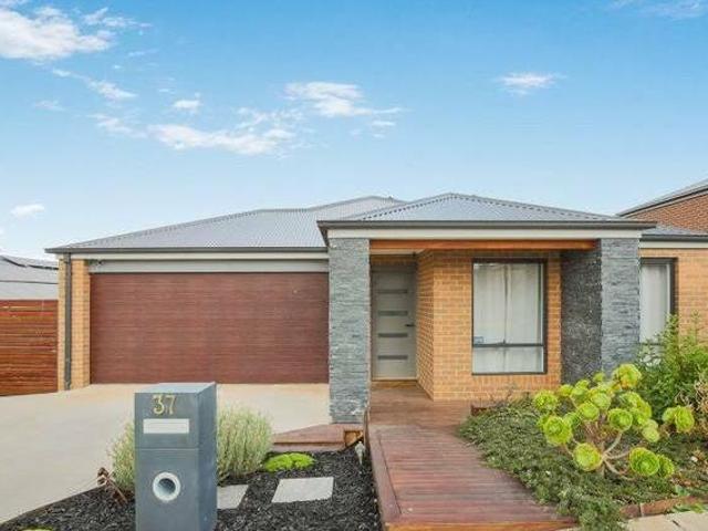 House for rent in Victoria
