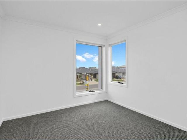 Townhouse for rent in Orana Estate, Melbourne