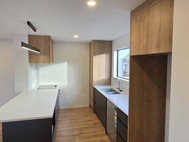 Townhouse for rent in Awhitu