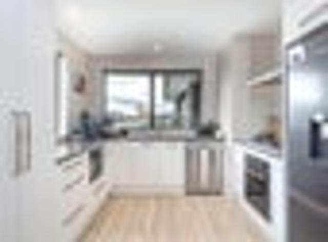 House for sale in Chaslands, Canterbury