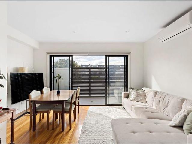 Townhouse for rent in Camerons Creek, Victoria