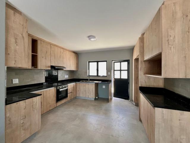 Apartment for rent in Escombe, Queensburgh