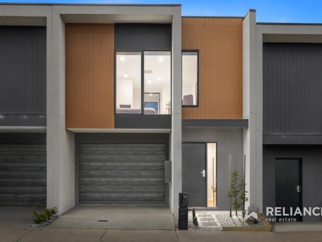 Townhouse for sale in Camerons Creek, Victoria
