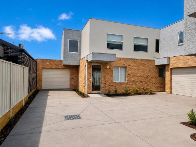 Townhouse for rent in Camerons Creek, Victoria