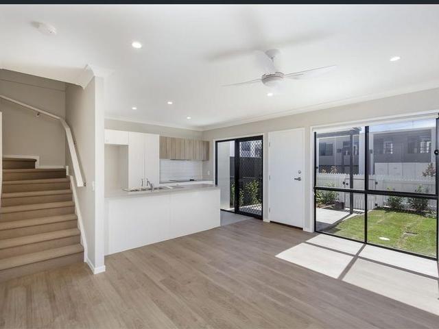 Townhouse for rent in Toombul, Queensland