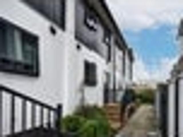 Townhouse for sale in Days Bay, Wellington