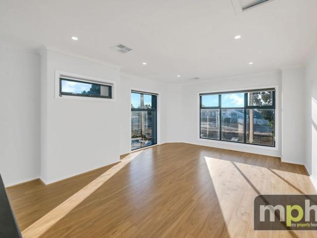 Townhouse for rent in Horseshoe Creek, South Australia