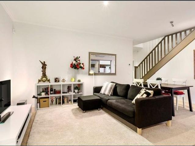 Townhouse for rent in Camerons Creek, Victoria