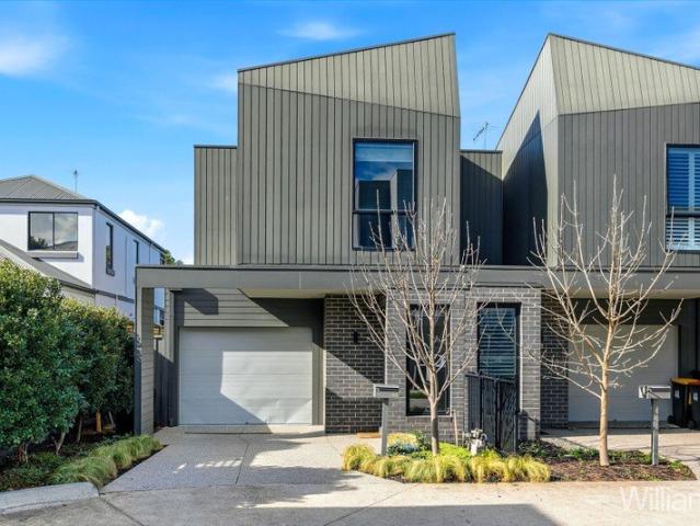 Townhouse for sale in Camerons Creek, Victoria