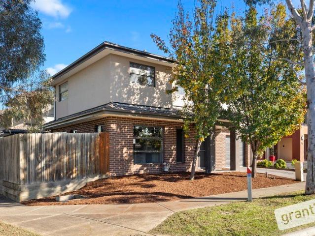 Townhouse for sale in Camerons Creek, Victoria