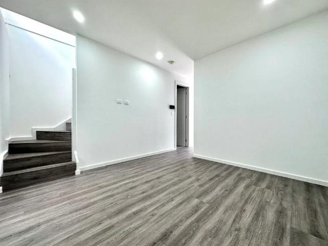 Townhouse for rent in Sydney, New South Wales