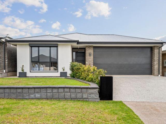 House for sale in Port Noarlunga South, Adelaide