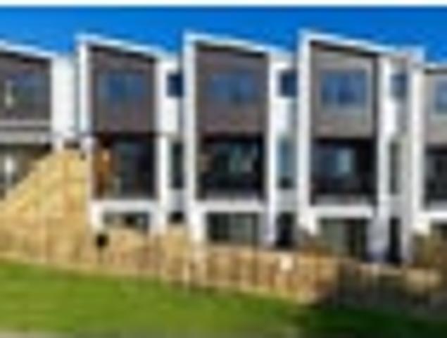 Townhouse for sale in Torbay, Auckland