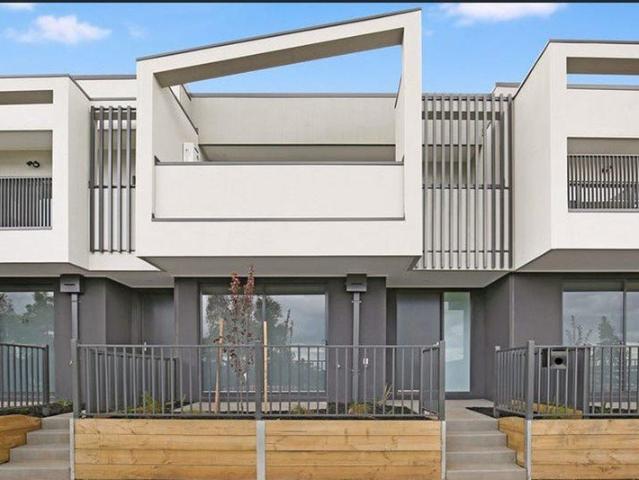 House for sale in Aston, Melbourne