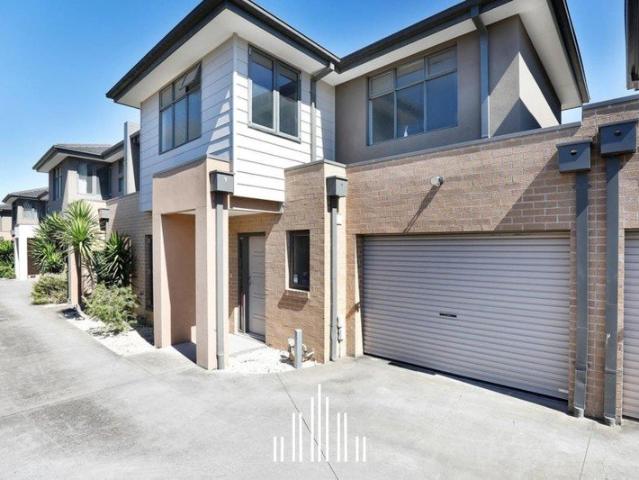 Townhouse for sale in Camerons Creek, Victoria
