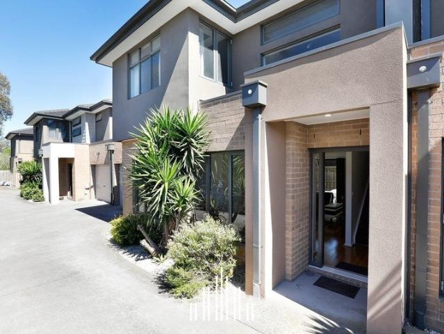 Townhouse for sale in Camerons Creek, Victoria
