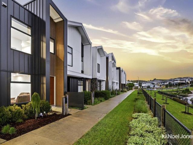 Townhouse for sale in Camerons Creek, Victoria