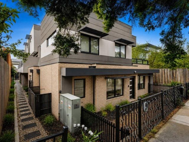 Townhouse for sale in Camerons Creek, Victoria