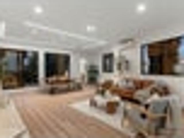 Townhouse for sale in Takapuna