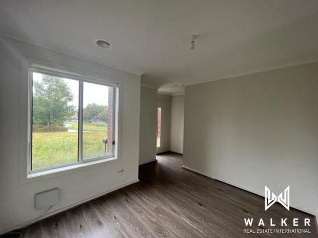 Townhouse for rent in Summerhill Estate, Melbourne