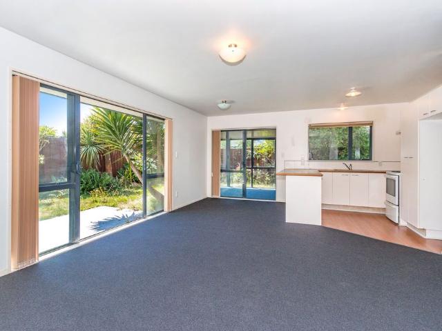 House for rent in Chaslands, Canterbury