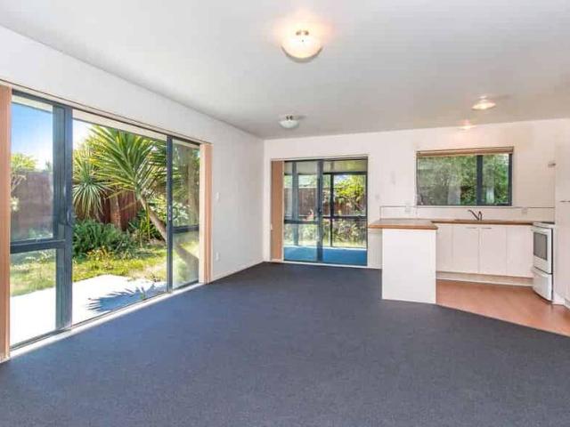 House for rent in Chaslands, Canterbury
