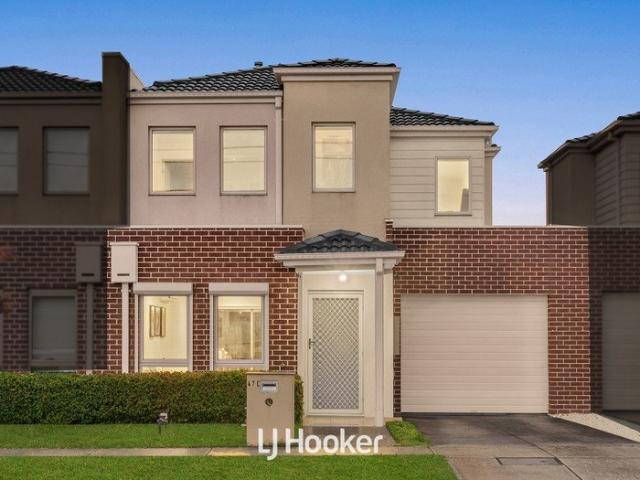 Townhouse for sale in Camerons Creek, Victoria
