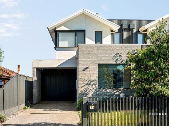 Townhouse for sale in Camerons Creek, Victoria