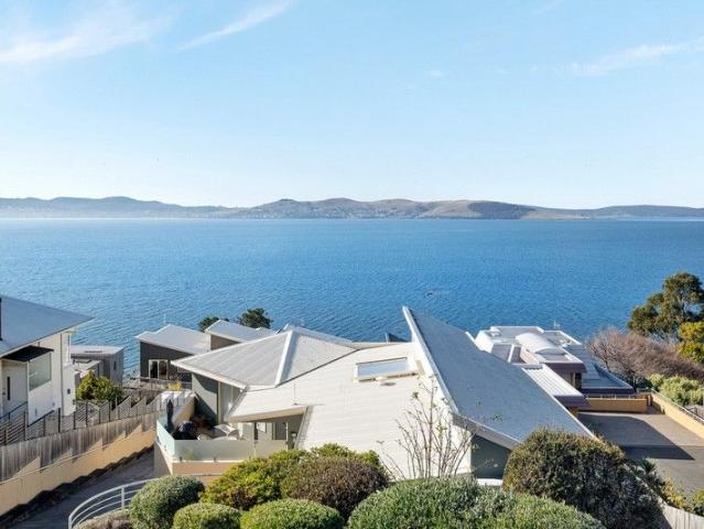 House for sale in Sandy Bay