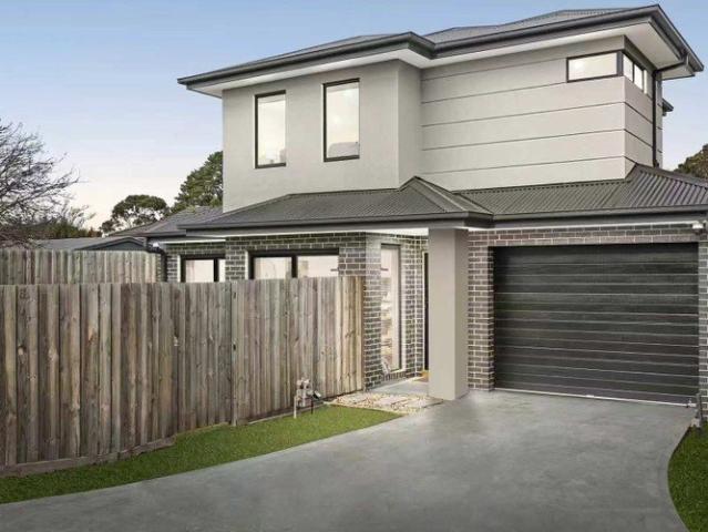 Townhouse for sale in Boronia, Melbourne