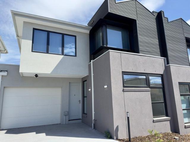 Townhouse for rent in Camerons Creek, Victoria