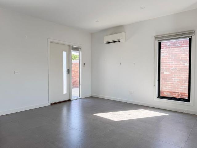 Townhouse for rent in Reservoir, Melbourne