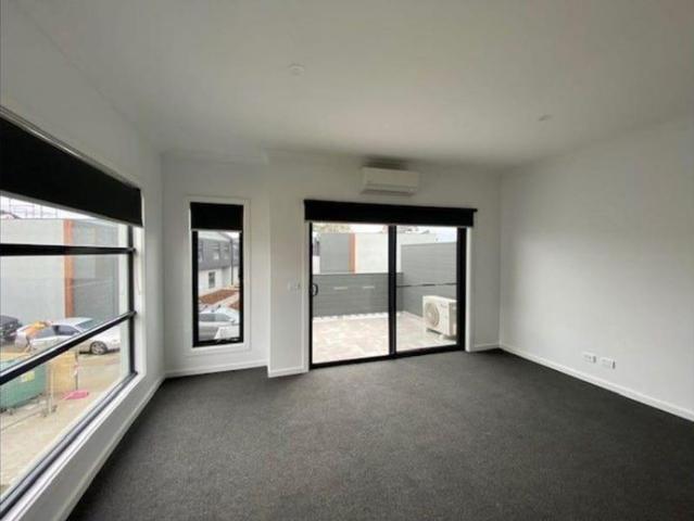 Townhouse for rent in Camerons Creek, Victoria