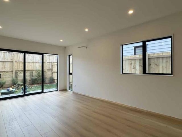 Townhouse for rent in Green Bay, Oroua County