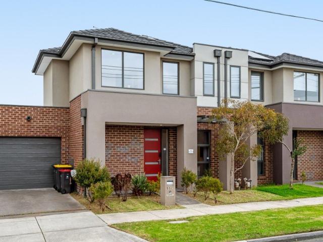 Townhouse for sale in Camerons Creek, Victoria
