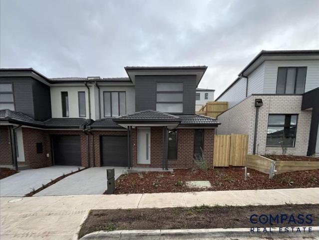 Townhouse for rent in Camerons Creek, Victoria