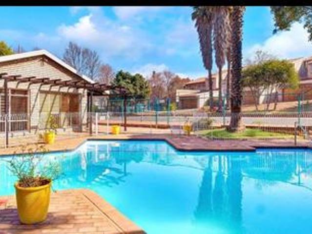 Townhouse for sale in Vosloorus, Gauteng