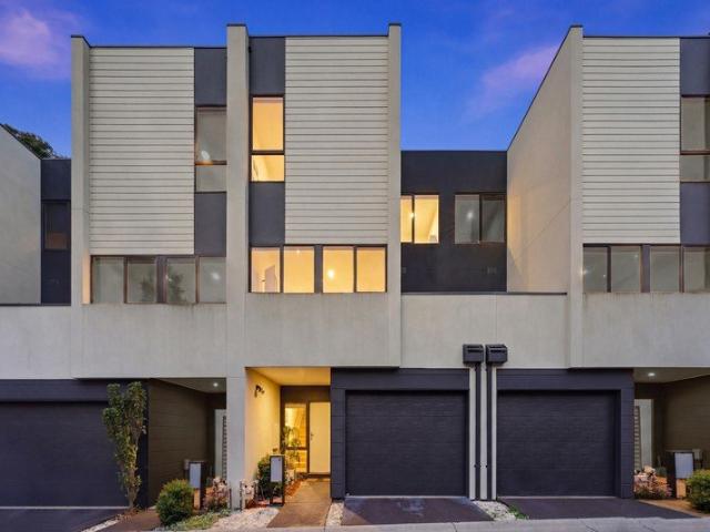 Townhouse for sale in Camerons Creek, Victoria