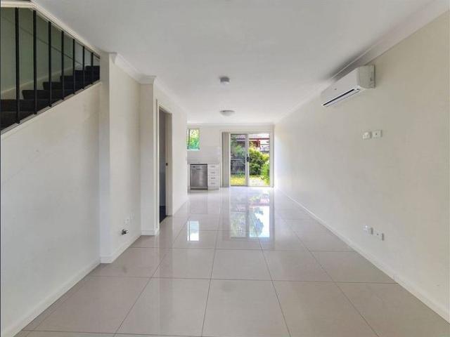 Townhouse for rent in Sydney, New South Wales