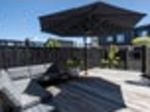 Townhouse for sale in Hobsonville