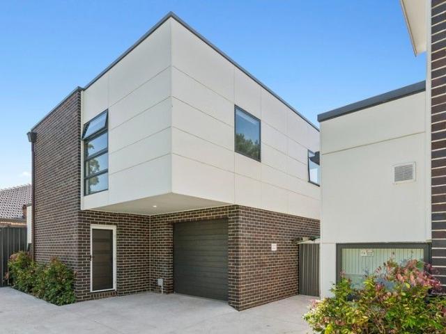 Townhouse for sale in Wollongong West, New South Wales