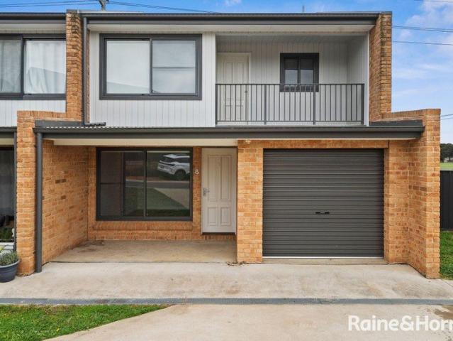 Townhouse for sale in Bradfordville, Goulburn