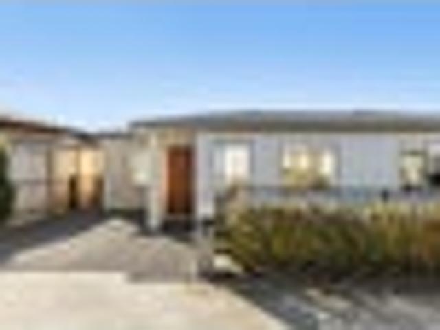 Townhouse for sale in Awhitu