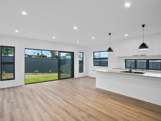 Townhouse for rent in Wollongong West, New South Wales