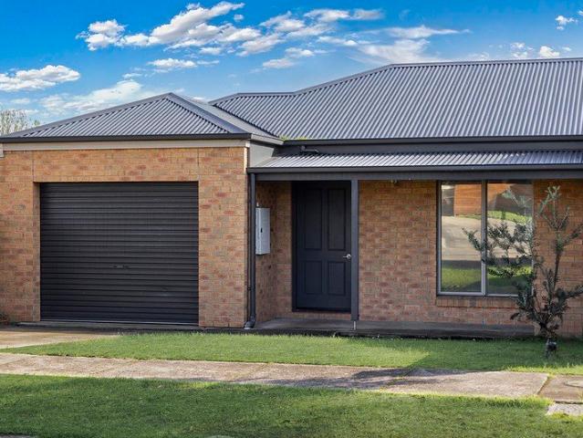 Apartment for sale in Hamilton, Victoria
